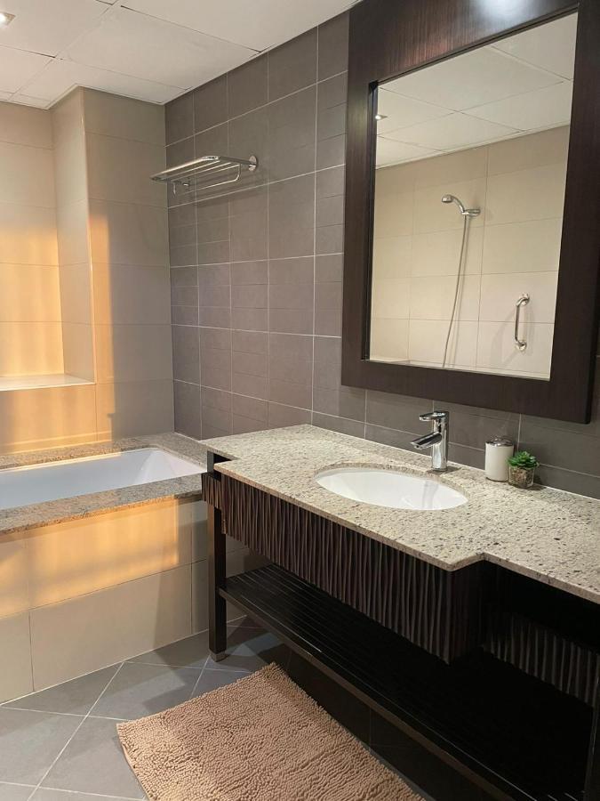 Anantara Hotel Apartment Palm Jumeirah Connected Anantara Hotel Dubai Ngoại thất bức ảnh