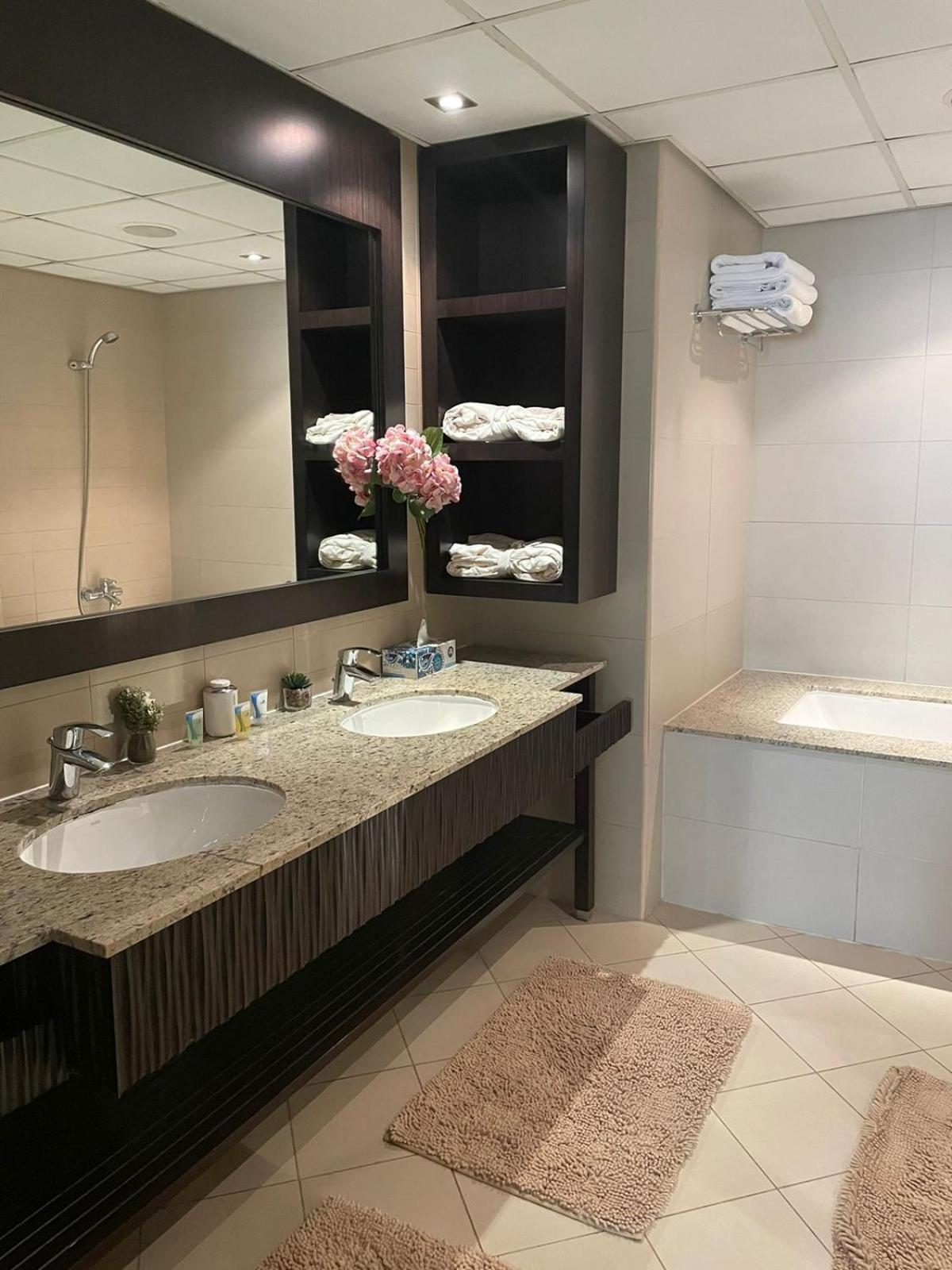 Anantara Hotel Apartment Palm Jumeirah Connected Anantara Hotel Dubai Ngoại thất bức ảnh
